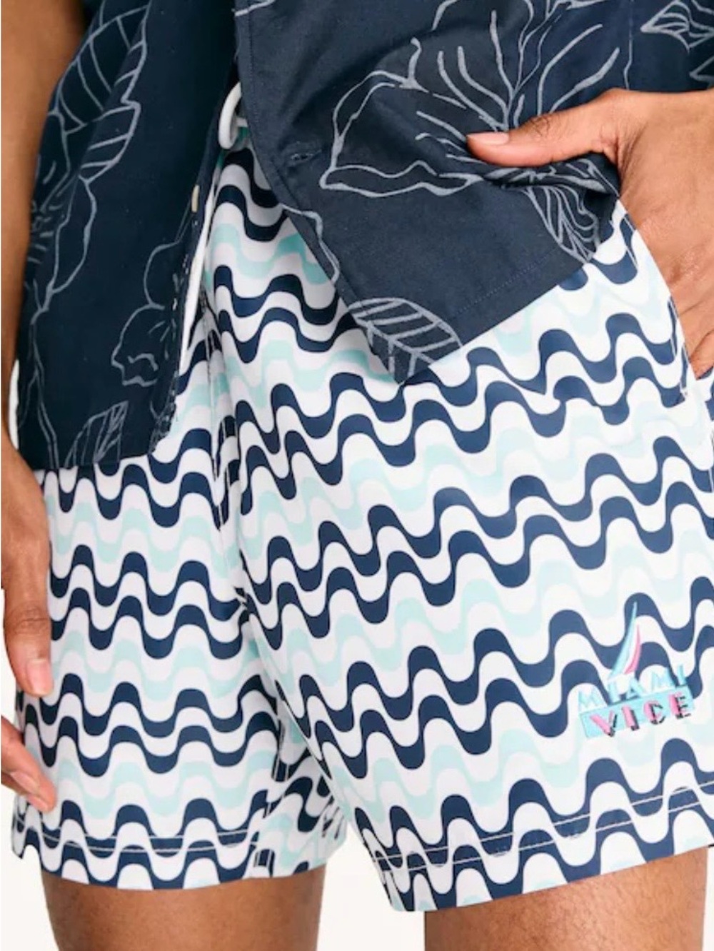 Nautica 5”Men Miami Vice X Nautica Printed Swim Wave Print Short Quick Dry Sz XL